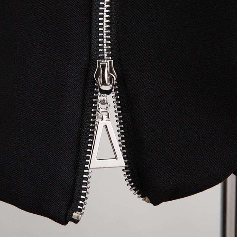 Primetime Looks-Zipper decorated lapel blazer
