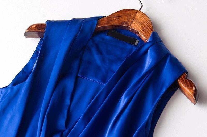 Primetime Looks-Aquamarine top and pants satin suit