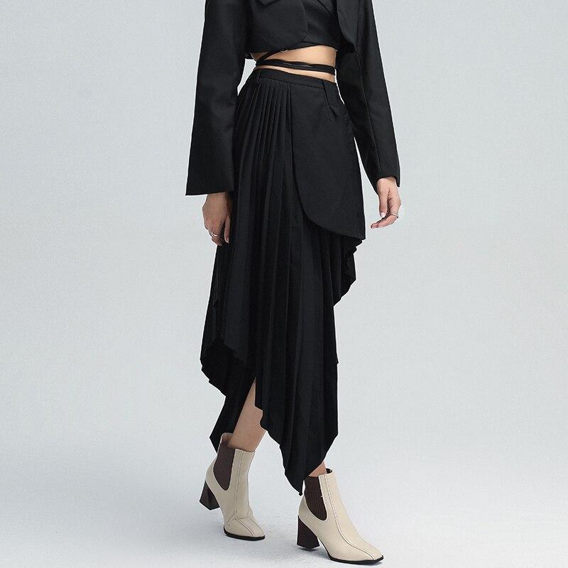 Pleated assymetrical skirt in colors