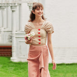 Vintage-like buttoned crop top