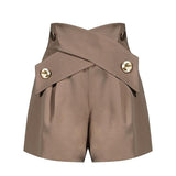 High waist brown shorts with a twist