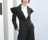 Striped buff-shoulders short jacket