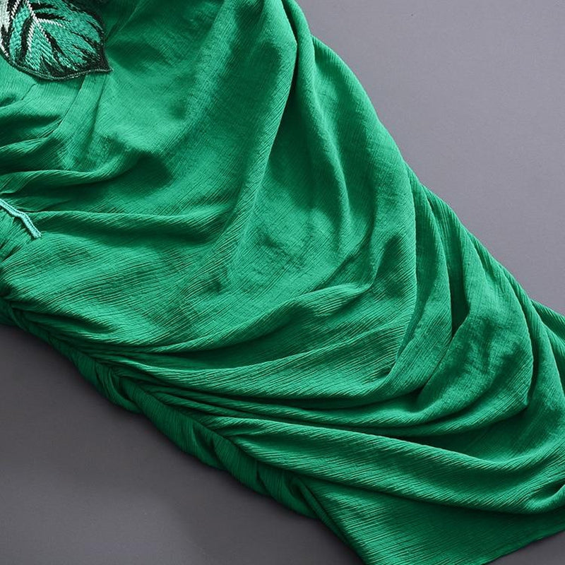 Embroidered midi dress in green